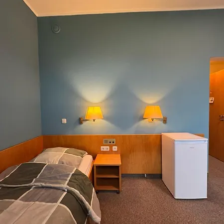Ar Airport Ruesselheim 3*