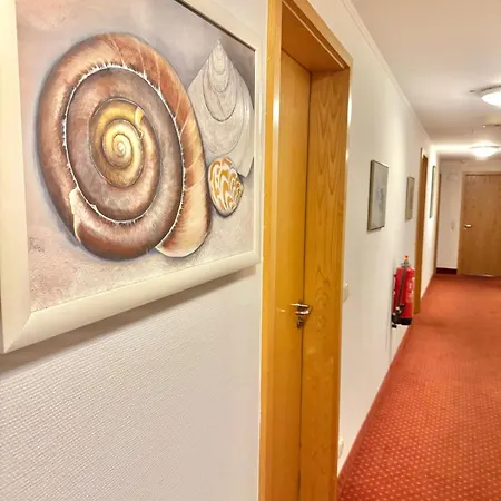 Ar Airport Ruesselheim 3*