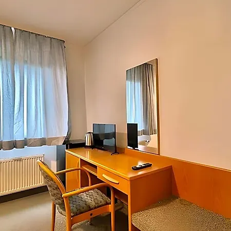 Ar Airport Hotel 3*