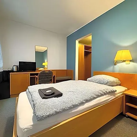 Ar Airport Hotel 3*